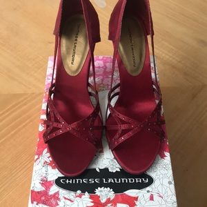 CHINESE LAUNDRY Daniela Size 6M